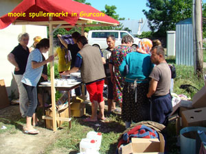 2013-juni-wil-Mooie spullen markt in Giurcani DSC06991.jpg
